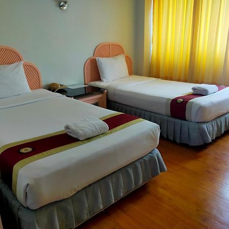 Thumrin Hotel Trang Room photo