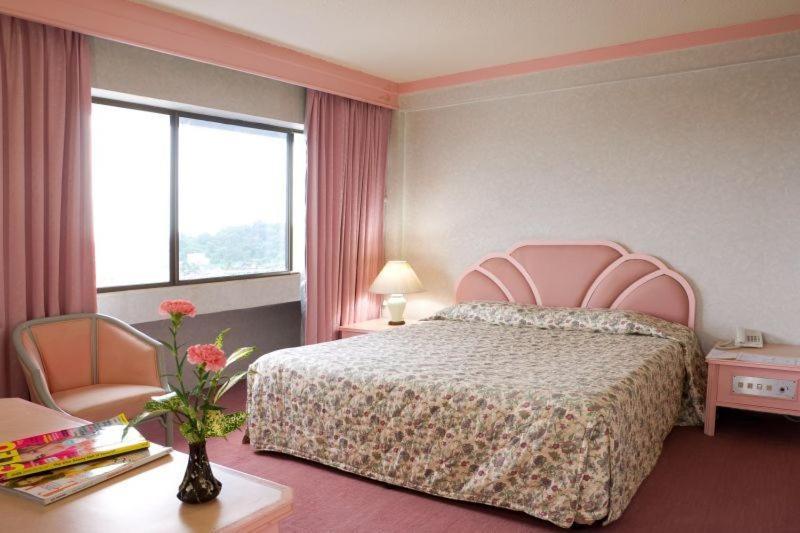 Thumrin Hotel Trang Exterior photo