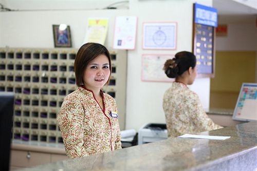 Thumrin Hotel Trang Exterior photo