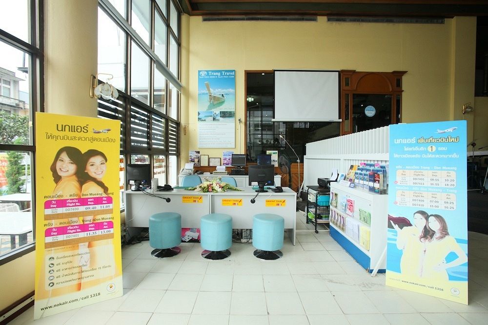 Thumrin Hotel Trang Exterior photo