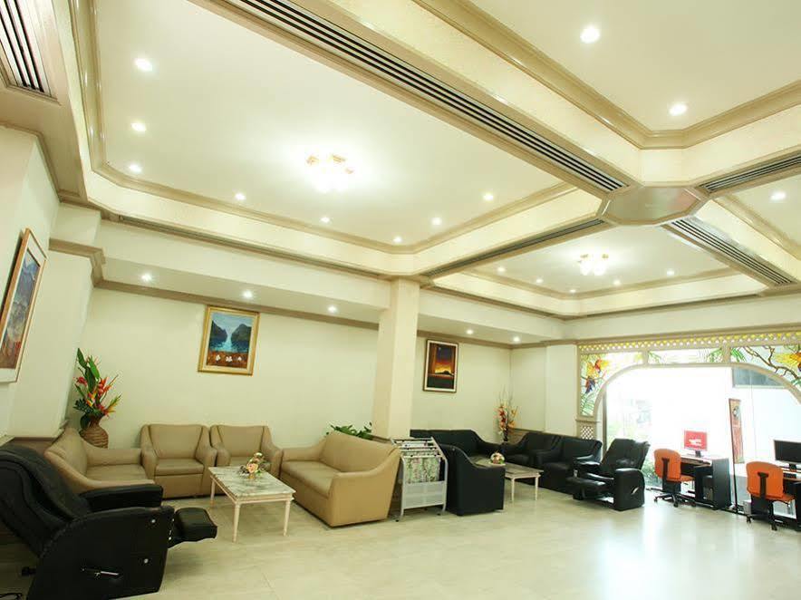 Thumrin Hotel Trang Exterior photo
